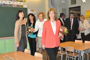 La consellera d'Ensenyament, Irene Rigau, inaugura oficialment l'escola La Bòbila