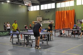 El Palau Municipal d'Esports acull un torneig amistós de tennis taula per a totes les edats
