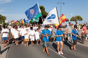 S'inaugura el campionat d'Espanya de vela infantil amb la desfilada dels 200 regatistes pel passeig Marítim