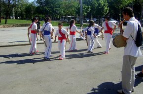 El Ball de Bastons de Cambrils participa en la 37a Trobada Nacional de Bastoners, celebrada a Terrassa