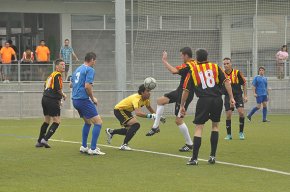 Més de 300 àrbitres de futbol participen en el torneig celebrat a la zona esportiva municipal