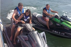 L'empresa cambrilenca Hnos. Guasch organitza un festival de motos aquàtiques a les instal·lacions del Club Nàutic