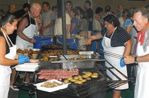 L'Associació Cultural Vilafortuny recapta 1.500 euros a la barbacoa solidària