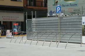 Aparcam instal·la un aparcabicis a la plaça del Pòsit