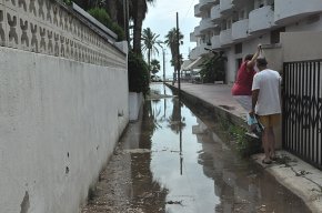 Un intens xàfec, amb una precipitació de 14,6 litres/m2, provoca problemes puntuals a Cambrils