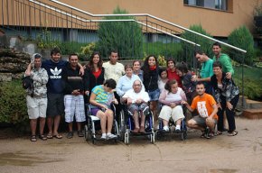 Un grup d'alumnes de l'Esplai municipal El Gripau Blau torna de les seves colònies d'estiu a Banyoles