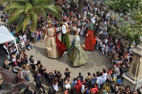 Festa popular a l'entorn de l'Ermita per la diada de la Mare de Déu del Camí