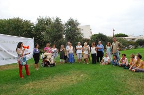 L'associació Arboleda de Gaia convoca l'acte "Mujeres en pie de paz" en pro de la pau i de la terra