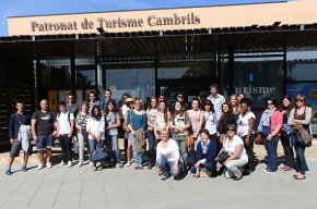 Un grup d'alumnes de l'Escola d'Hoteleria i Turisme visiten el Patronat de Turisme per conèixer el seu funcionament