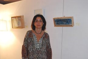 L'artista cambrilenca Elisa Rovira presenta la seva darrera exposició pictòrica de marines i paisatges al Club Nàutic