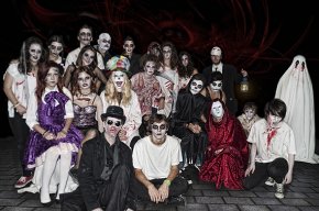 Prop de 170 persones participen a la "Castanyada terrorífica", el passatge del terror celebrat a l'Ateneu Juvenil