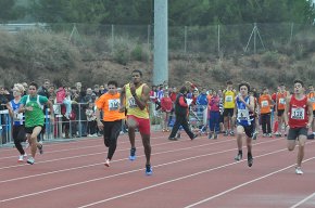L'equip s-14 masculí del Club Atletisme Cambrils queda primer en la X Trobada de tardor de clubs