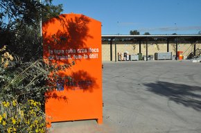 Les deixalleries de Cambrils disposen de contenidors de roba usada per al seu reciclatge o lliurament social