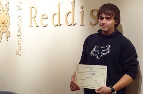 L'alumne de l'institut Cambrils, Alberto Molina, guardonat per la Fundació Reddis pel seu treball de recerca en l'àmbit científic-tecnològic