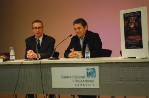 El cambrilenc Bernat de Haro presenta el seu primer llibre "Boñiga de yak", una novel·la negra amb un ambient molt kafkià