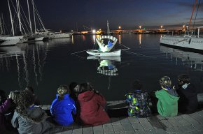 Es planta el pessebre Escolta al port de Cambrils