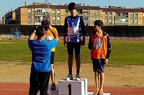 Els atletes del Club Atletisme Cambrils aconsegueixen un or i dos bronzes al campionat territorial de proves combinades