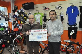 La Unió de Botiguers entrega el premi del Sorteig de Nadal a Manuel Moreno