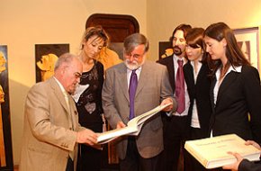 S'inaugura l'exposició "Lamentos y equilibrios" de Paloma Núñez, al Museu Molí de les Tres Eres
