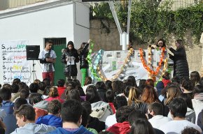 Els alumnes del Col·legi Cardenal Vidal i Barraquer celebren el Dia Escolar de la No-violència i la Pau