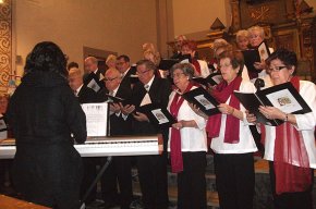 El cor Les Veus del Casal ofereix un concert a l'església parroquial de Sant Pere de Montbrió