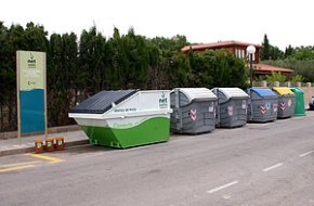 La urbanització Molí de la Torre estrena un nou sistema de recollida selectiva