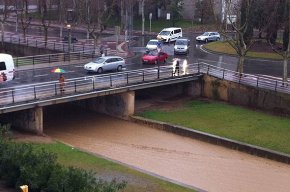 Es produeixen talls de circulació a diferents vies del municipi a causa de la pluja 