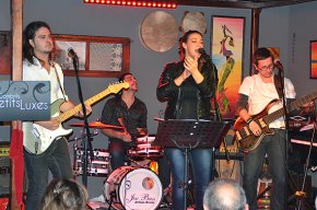 Noves actuacions dels grups Souldiers, Ràdio Aquàtica i Deduende al programa A Cambrils, Petits Luxes