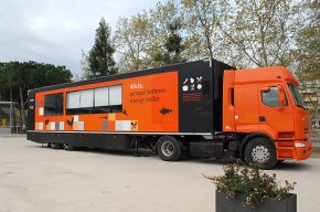 El Bus de la Fundació Alícia satura a la plaça de lAjuntament en el marc de les Jornades de la Salut