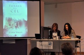 L'escriptora i actriu reusenca Coia Valls presenta la novel·la "Les Torres del cel" que tracta sobre la història de Montserrat