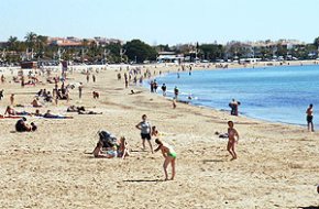 L'empresa Sport&Salvament realitzarà el servei de vigilància i socorrisme a les platges de Cambrils