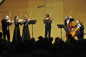 La Cripta de l'Ermita s'omple per a escoltar la música clàssica de l'Orquestra de Cambra Filharmònica de Colònia