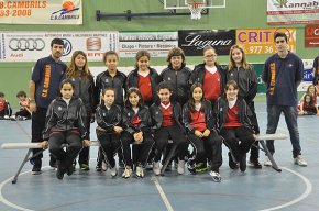Lequip aleví femení de bàsquet del Col·legi Cardenal Vidal i Barraquer es proclama campió de la Lliga Comarcal del Baix Camp