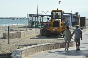 S'inicien les tasques de condicionament de les platges de cara a la temporada turística
