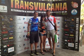 Mario Ortiz, Jordi Justicia i Noemí Susín de l'equip Cambrils Grup Les Barques competeixen al campionat del món d'Ultra Trails