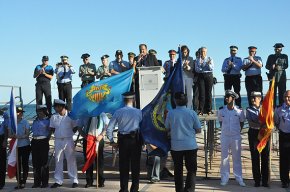 El passeig de les Palmeres acull la desfilada inaugural dels equips participants al XI Campionat internacional de futbol 7 per a policies
