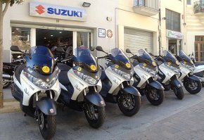 Cambrils Mototours ofereix la possibilitat de fer rutes guiades amb moto per les carreteres tarragonines