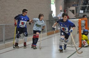 El Palau Municipal d'Esports acull el 15è torneig d'hoquei base Vila de Cambrils amb onze equips en competició