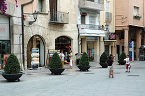 El Consorci per a la Normalització Lingüística i l'Associació de Comerciants Vilacentre signen un conveni per a la promoció de l'ús del català