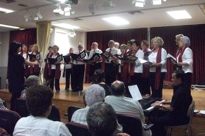 El cor Les Veus del Casal Municipal de la Gent Gran actua a la localitat valenciana de Quart de Poblet