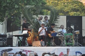 Ple a vesar en el concert de Festa Major amb Quico el Cèlio, el Noi i el Mut de Ferreries