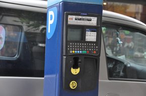 El canvi de funcionament dels parquímetres de la zona blava ja està operatiu