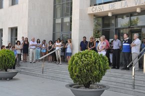 L'Ajuntament de Cambrils guarda un minut de silenci en record a les víctimes de l'accident ferroviari de Santiago de Compostel·la