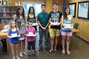 Les pubilles i hereus de Cambrils són rebuts per l'alcaldessa i el regidor de Festes