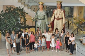 El consistori cambrilenc rep a les Maria del Camí amb motiu de la seva onomàstica