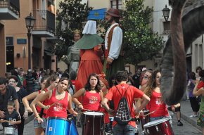 Els grups d'arrel tradicional protagonitzen la diada de la Festa Major de la Mare de Déu del Camí