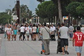 L'ocupació hotelera del mes d'agost se situa en el 93%, tres punts menys que 2012, amb una important davallada del mercat estatal