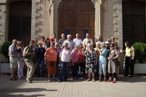 Un grup de familiars de brigadistes britànics visiten Cambrils per commemorar la batalla de l'Ebre