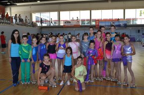 Nou podis per als patinadors del CP Cambrils al II Trofeu Ciutat de Roquetes de patinatge artístic