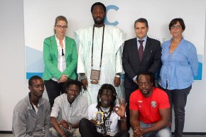 Les regidores de Benestar Social i Relacions Cíviques es reuneixen amb el guia espiritual senegalès Serigne Sam Mbacké Laazamba